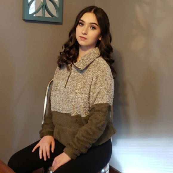 Color Block Half Zip Pullover Sherpa Fleece Jacket - Picture 4 of 8